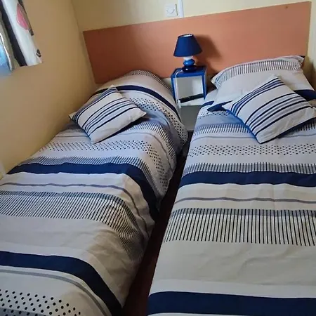 אתר קמפינג Toad&frog, Le Spot Fun D'agde En Bord De *