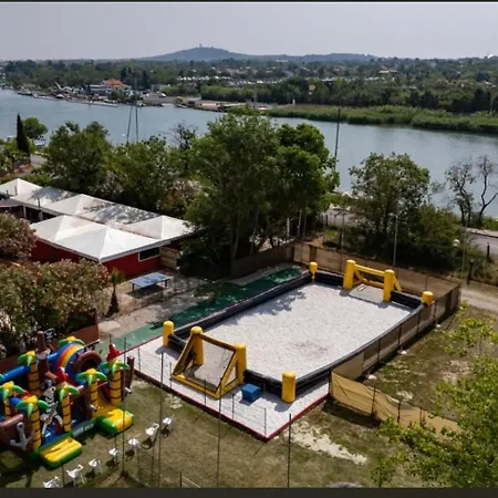 Kemping Toad&frog, Le Spot Fun D'agde En Bord De